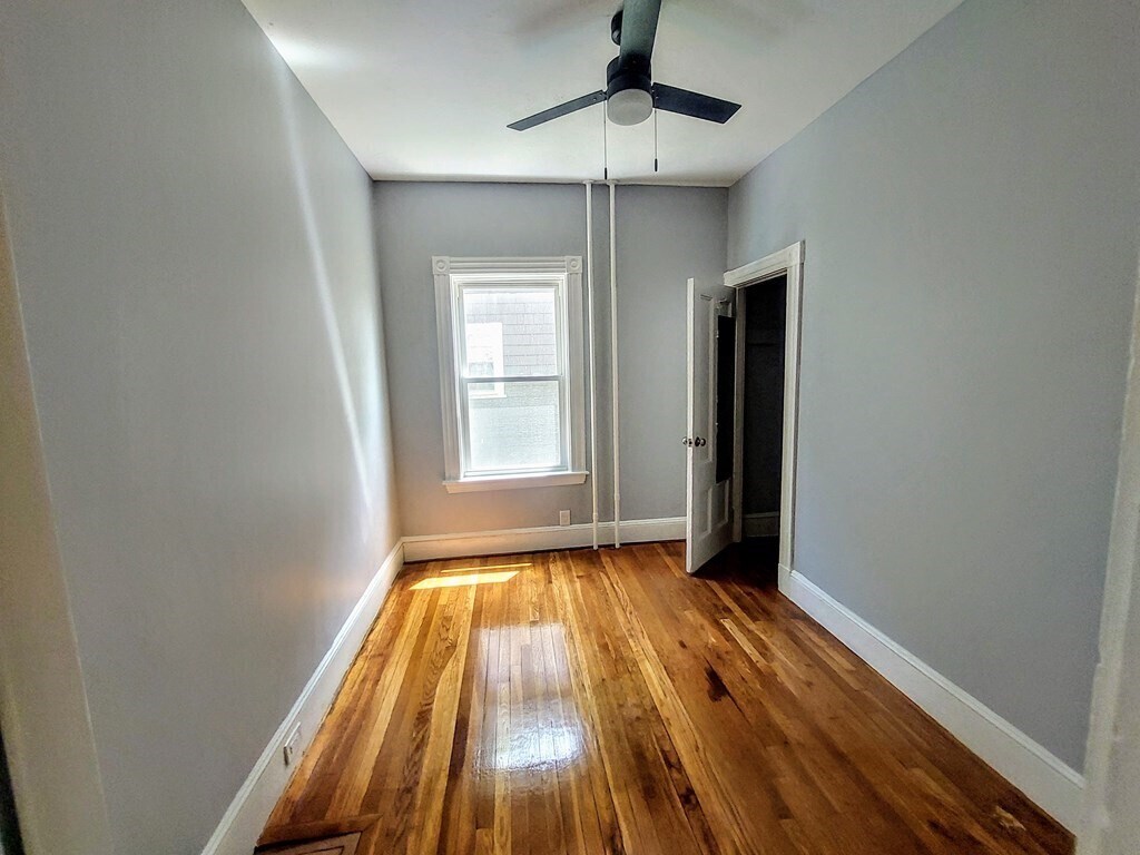 Primary Photo - 34 Circuit St