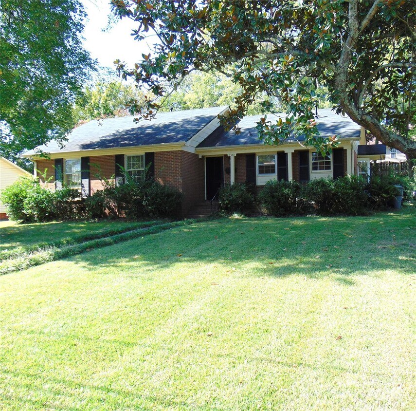 Primary Photo - 7500 Thorncliff Dr