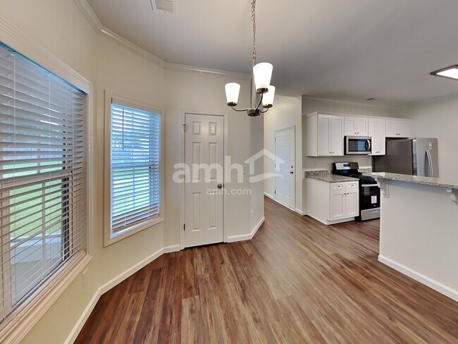 Foto del edificio - 952 Waldwick Dr