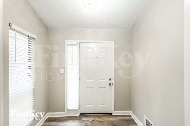 Foto del edificio - 855 Lost Creek Cir