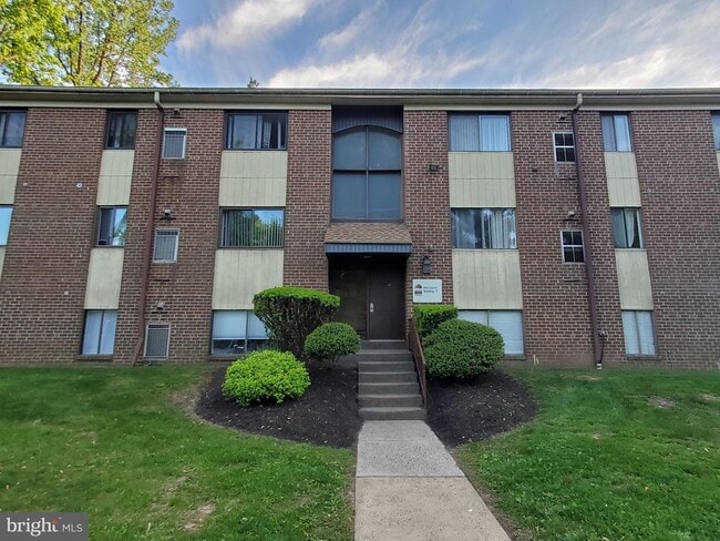 Building Photo - 9921 Bustleton Ave