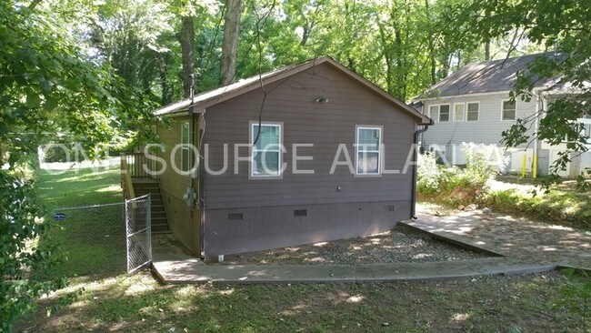 Building Photo - 2886 3rd Ave SW