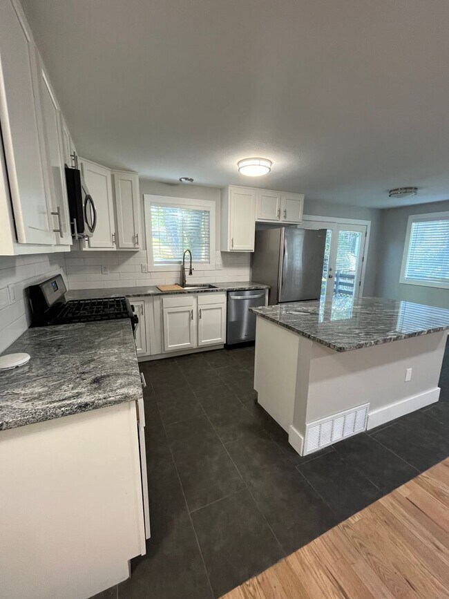 Foto del edificio - Discover Comfort and Elegance: Immaculate ...