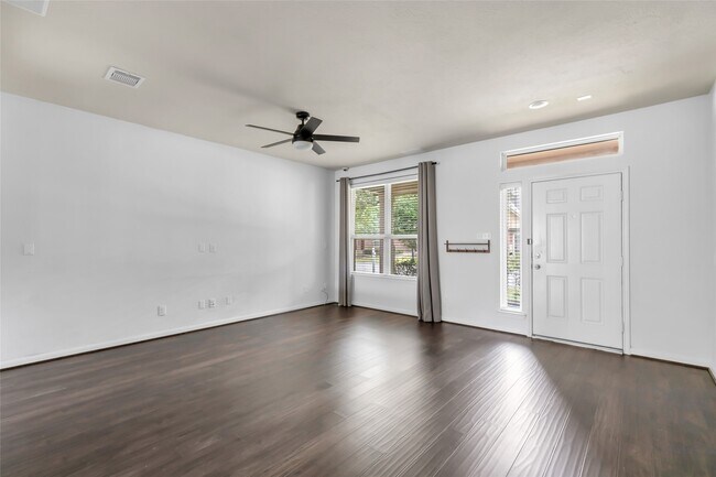 Building Photo - 17227 Mitchell Pass Ln