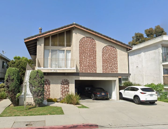 Primary Photo - 1808 S Bundy Dr