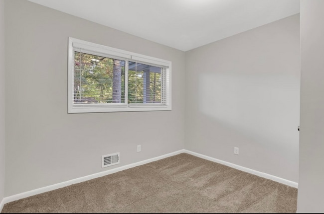 Building Photo - 2833 Altaview Dr SE