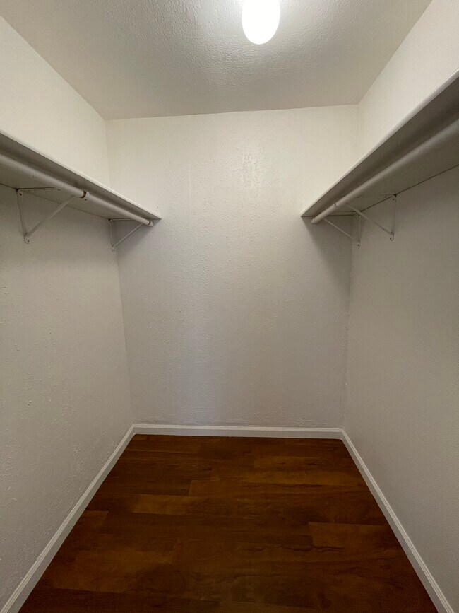 Foto del edificio - 302 Laurel St