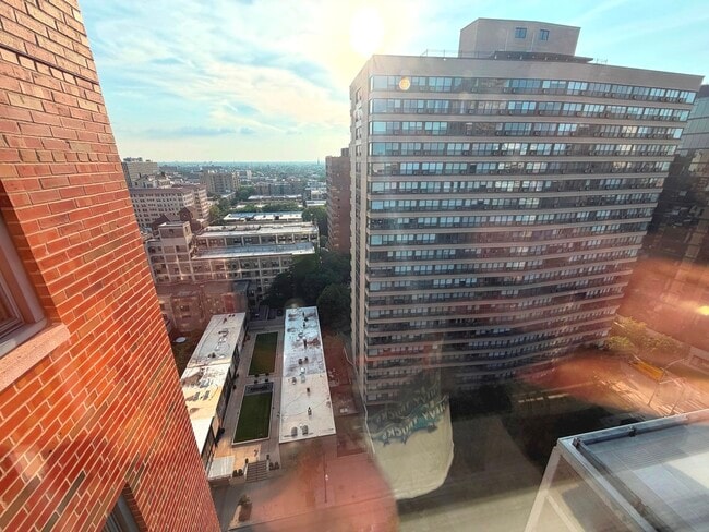 Foto del edificio - 2909 N Sheridan Rd