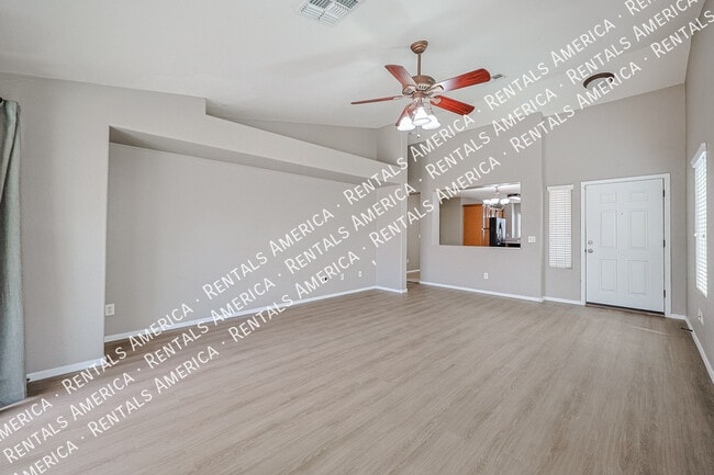 Building Photo - 6814 S 36th Ln