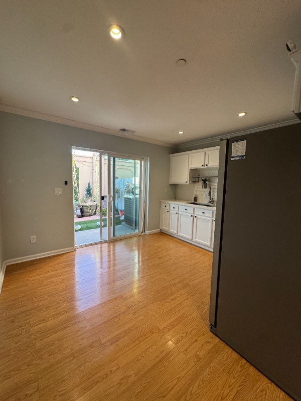 Building Photo - 743 Bonita Pl