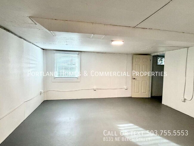 Building Photo - 8131 NE Beech St