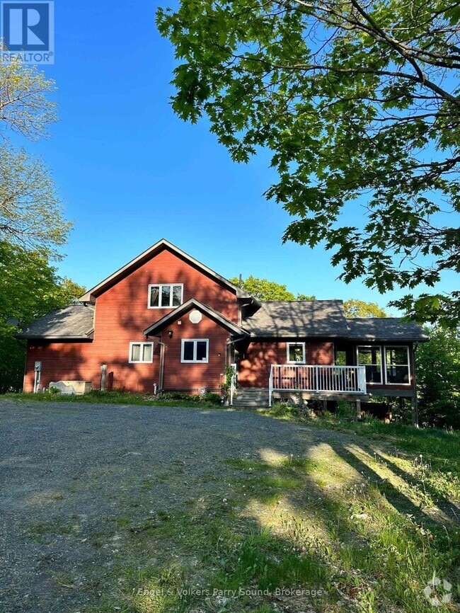 Building Photo - 76 Long Lake Estates Rd