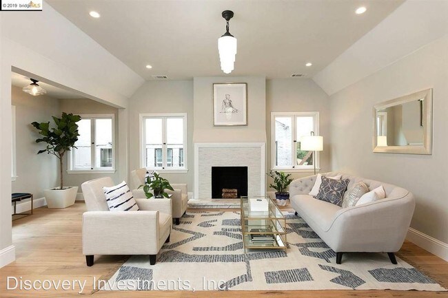 Foto del edificio - 1043 Norwood Ave