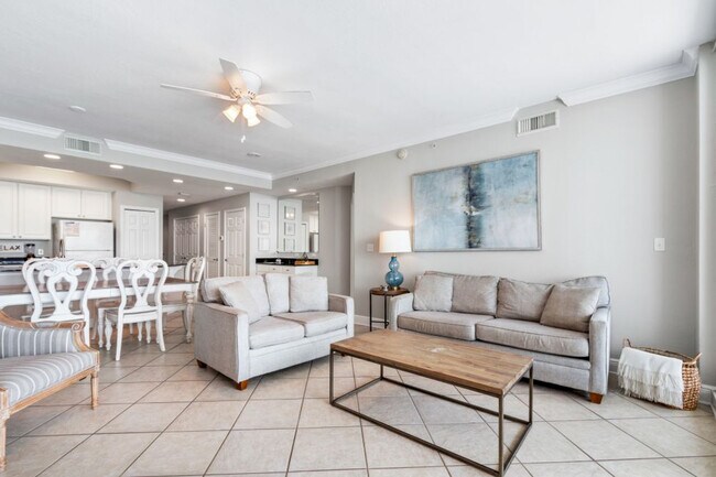 Foto del edificio - 365 E Beach Blvd