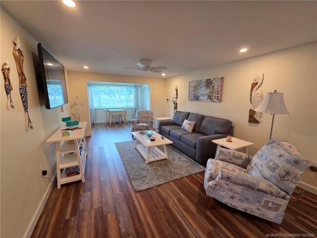 Building Photo - 5111 SE Miles Grant Rd