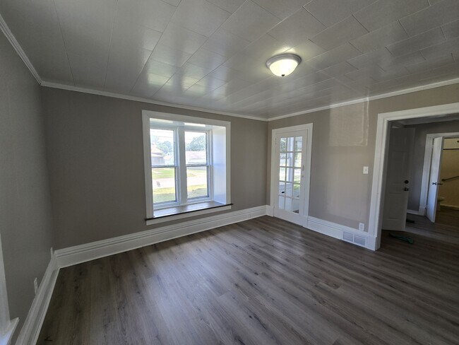 Foto del edificio - 740 W 11th St