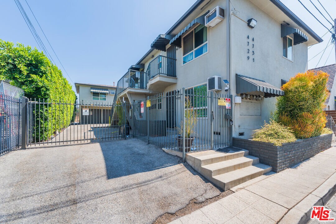 Foto principal - 4727 Lincoln Ave