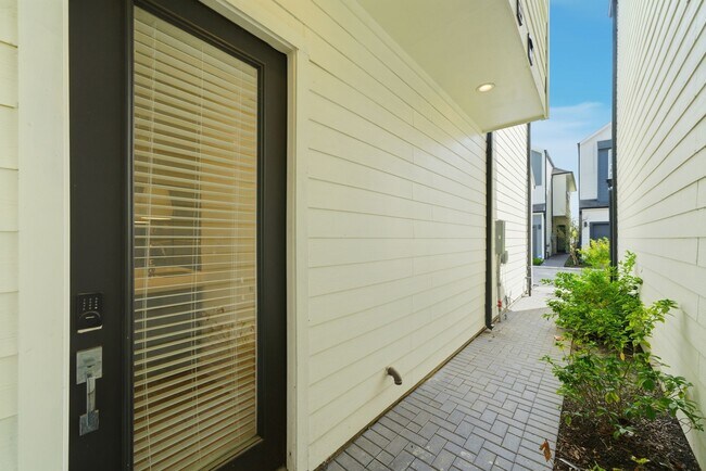 Building Photo - 2312 Silva Park Ln