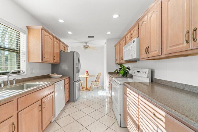 Foto del edificio - 5605 Forest Oaks Terrace