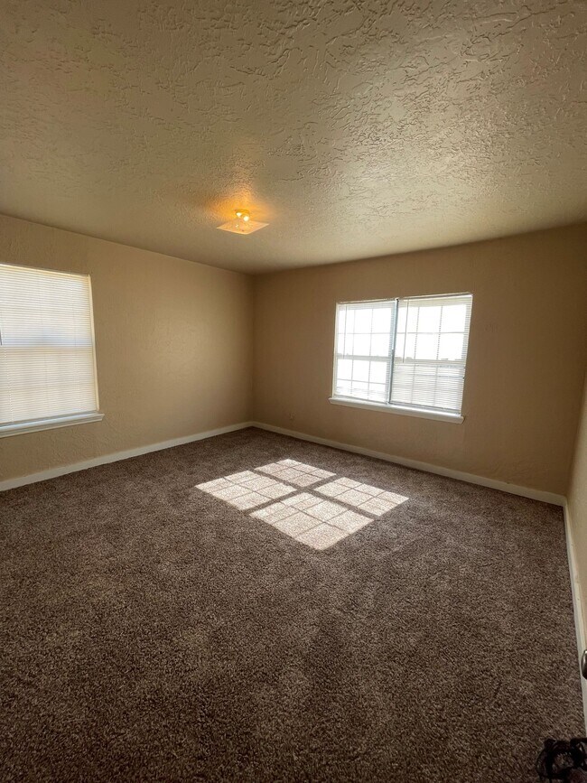 Foto del edificio - 1107 NW Bell Ave