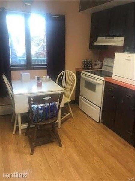 Foto del edificio - 2 br, 1 bath Apartment - 1407 Main Street 2