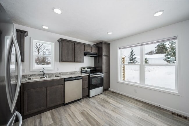 Foto del edificio - 1012 - 1014Escape St. Boyne City, MI 49712