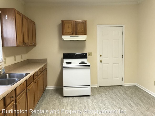 Foto del edificio - 3 br, 2 bath House - 713 Kivett Street