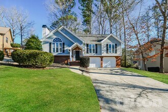 Building Photo - 703 Players Ct