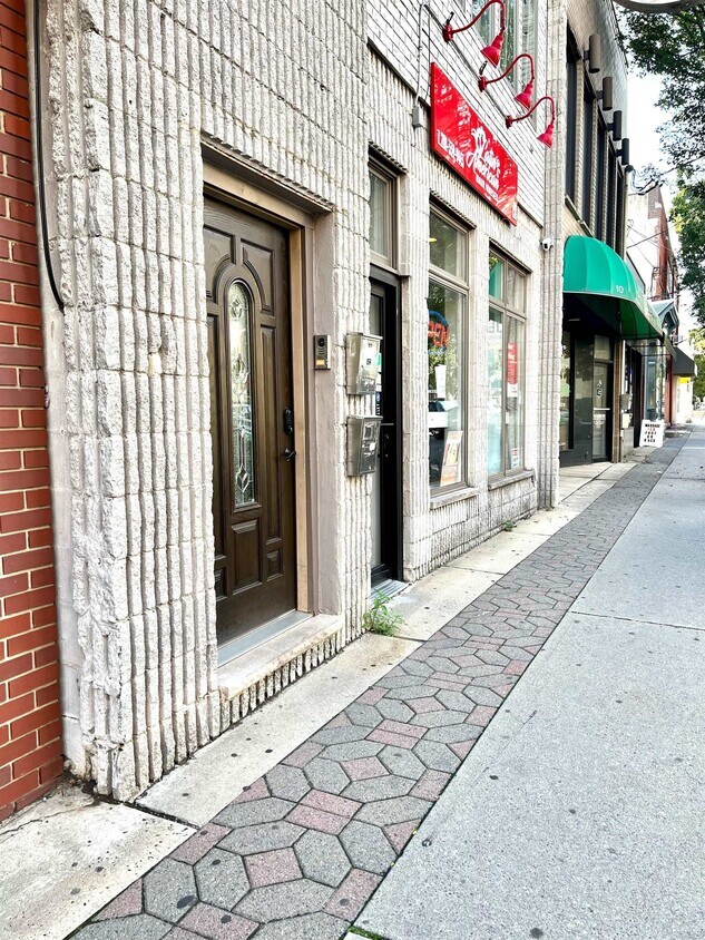 Primary Photo - 12 E 22nd St