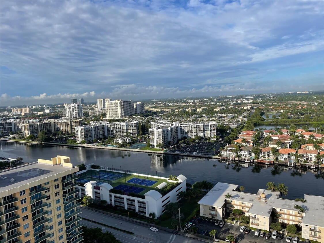 Primary Photo - 2301 S Ocean Dr