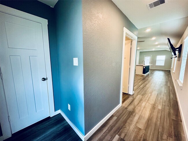 Foto del edificio - 1118 Amistad Lp