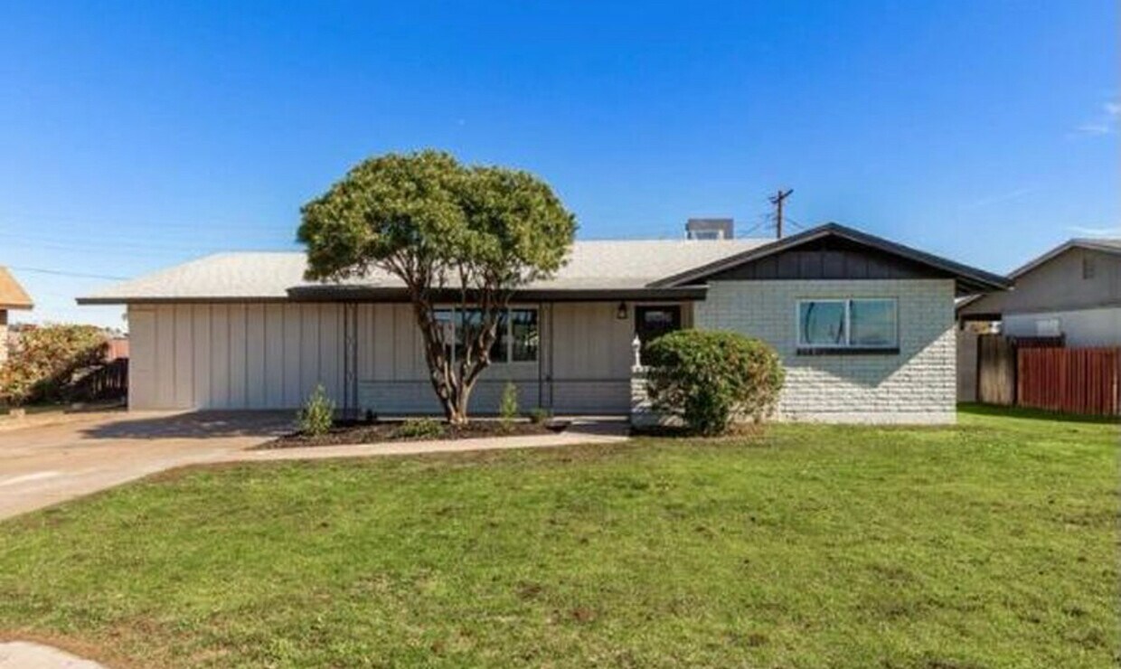 Foto principal - 1449 N Wycliff Cir
