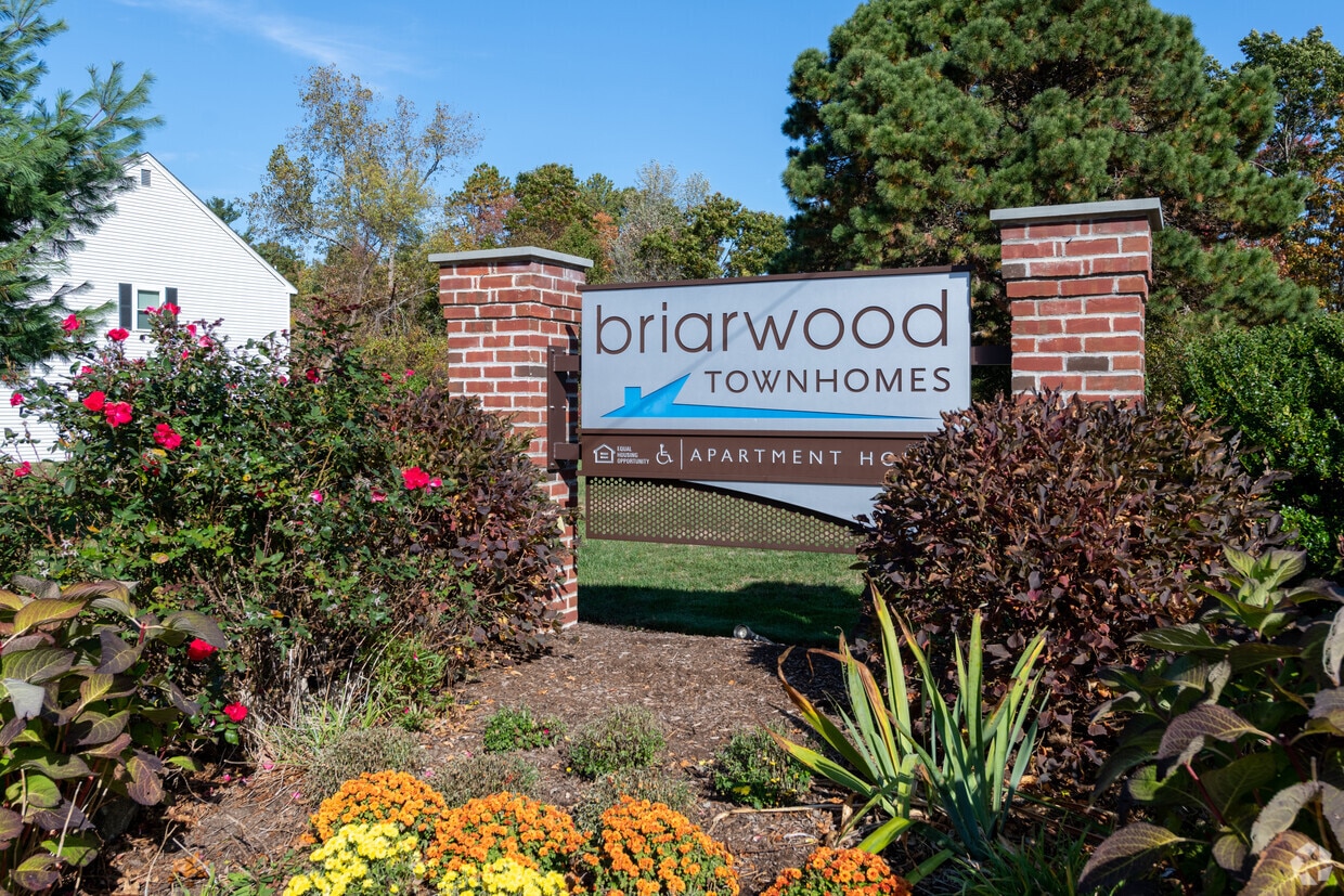 Briarwood 45 Oakdale St Attleboro, MA Apartments for Rent in