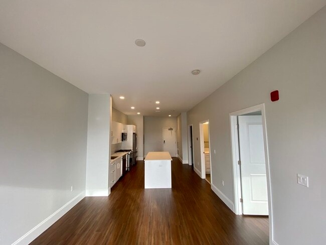 Building Photo - 207 Maverick St