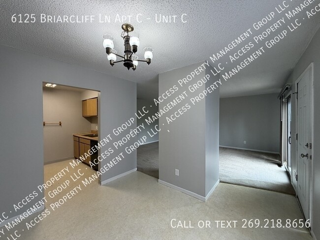 Building Photo - 6125 Briarcliff Ln