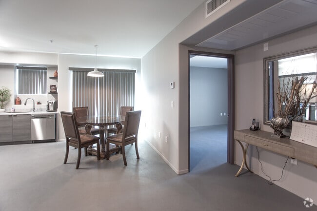 2HAB, 2BA - 1000 ft² - Manali Residence