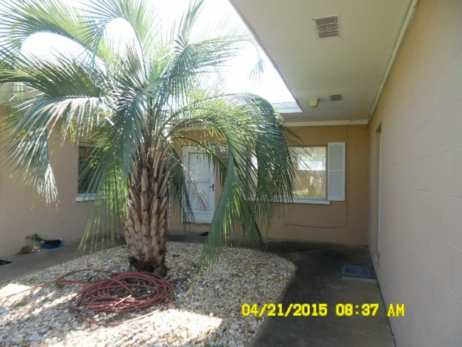 Building Photo - 307 Barracuda Ave
