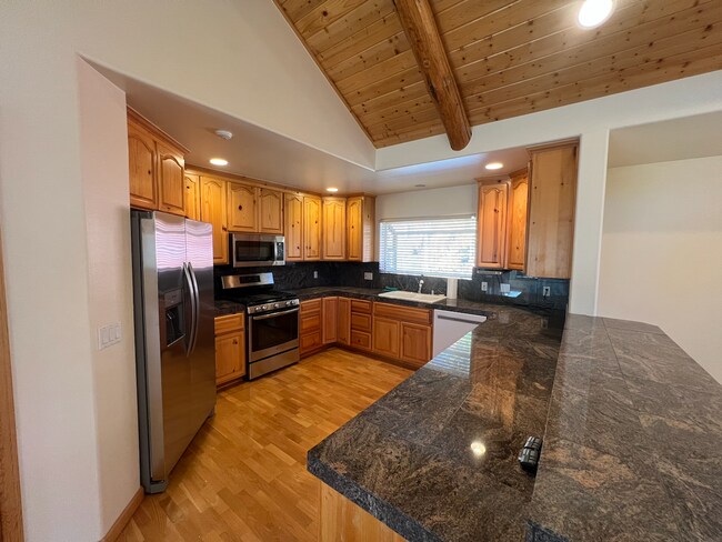 Foto del edificio - Low Elevation Home Steps From Championship Golf Course
