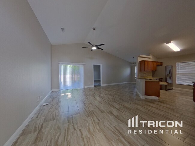 Building Photo - 2422 Island Club Way