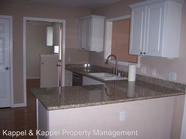 Foto del edificio - 2 br, 2 bath House - 117 RAINIER CIRCLE