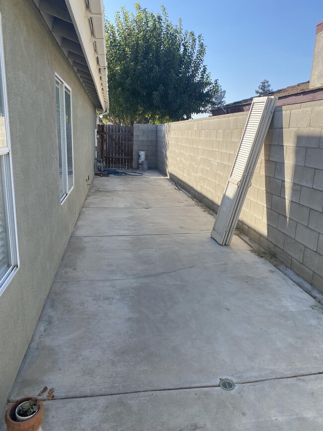 Building Photo - 5514 Summer Villa Dr