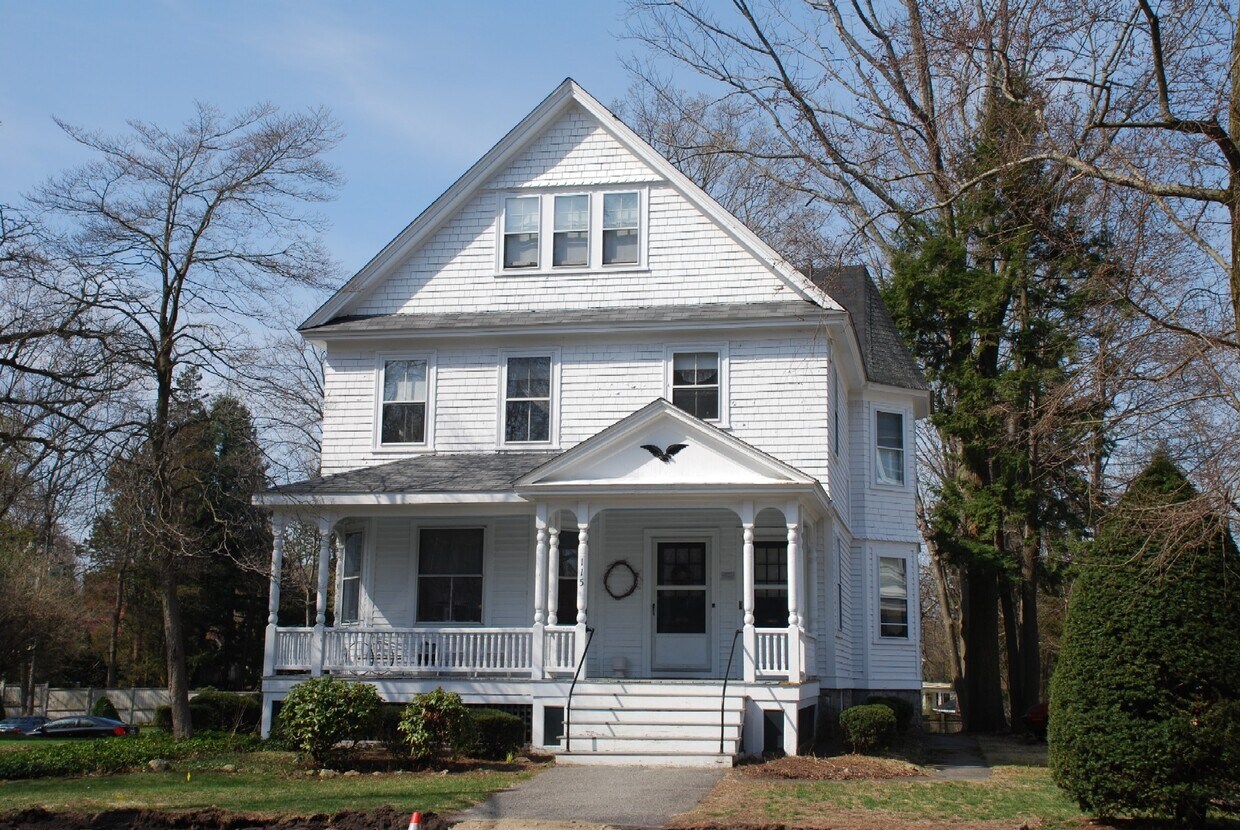 Primary Photo - 115 Main St