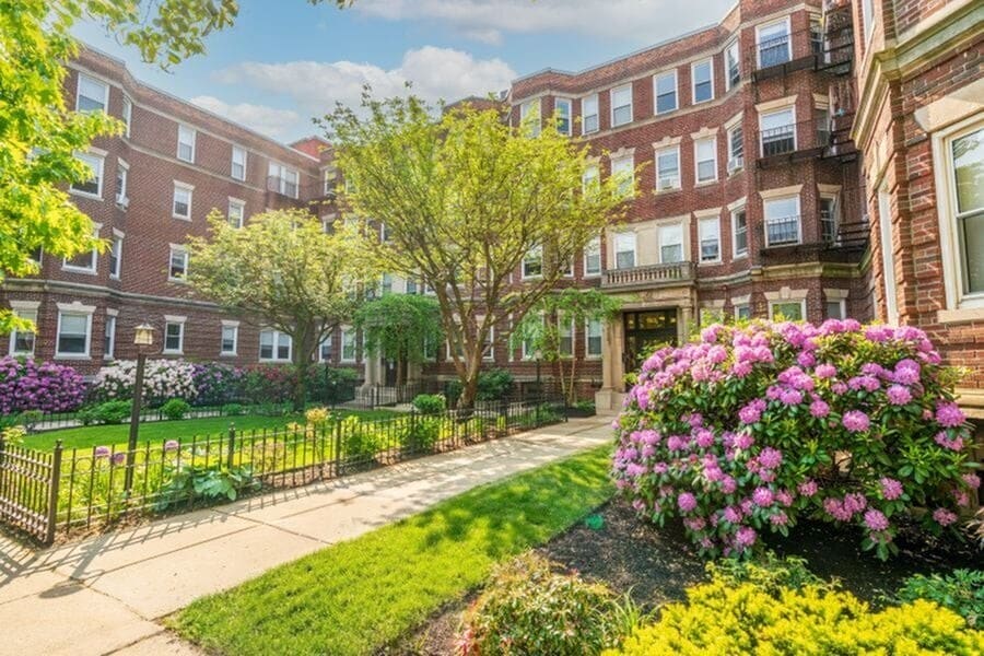 Building Photo - 104 Queensberry St