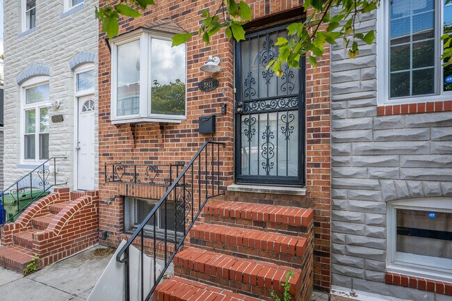 Building Photo - 3813 Gough St
