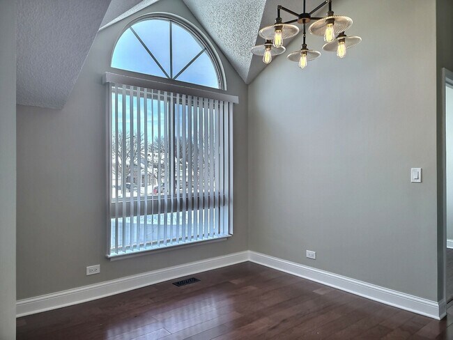 Building Photo - 1256 Ranchview Ct
