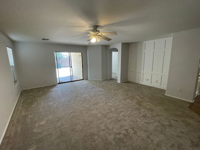 Building Photo - Gilbert 3 Bed and 2 Bath Home