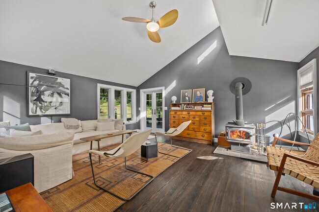 Foto del edificio - 46 E Pond Lilly Rd