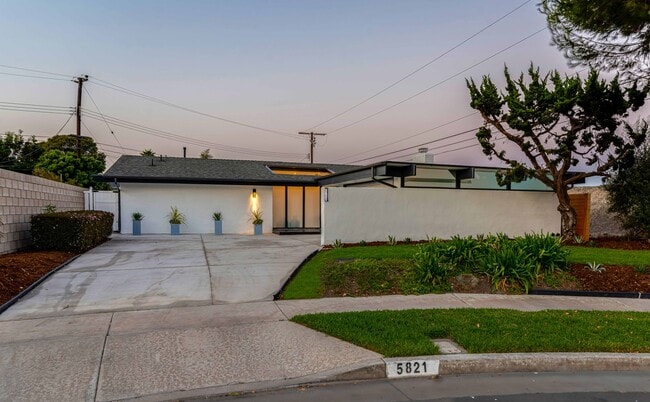 Foto del edificio - 5821 View Cir