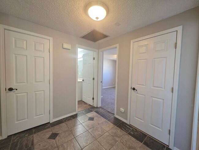 Foto del edificio - 7113 W Arrowhead Ave