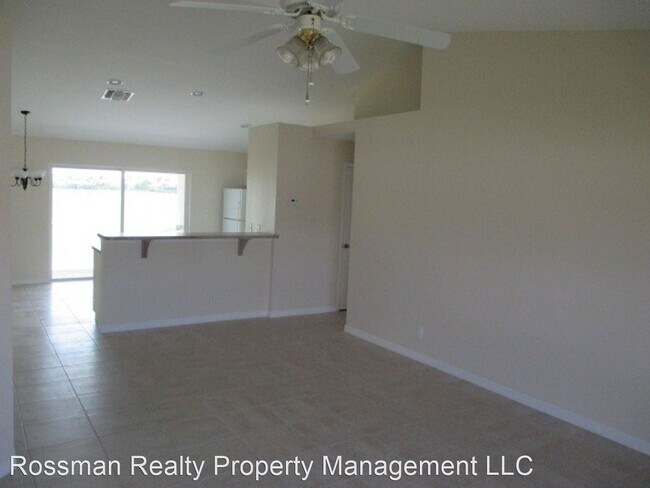 Building Photo - 3 br, 2 bath House - 4223 SW 21st Place